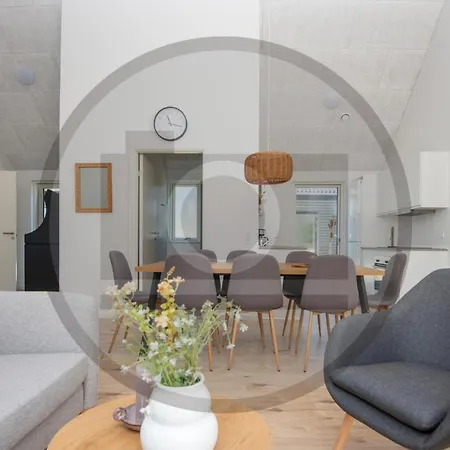 Hébergement de vacances 4 Bedroom Amazing In