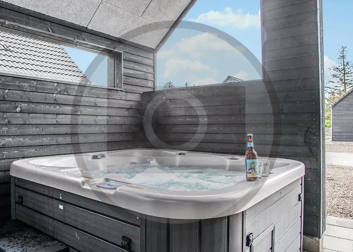 4 Bedroom Amazing In Hébergement de vacances *