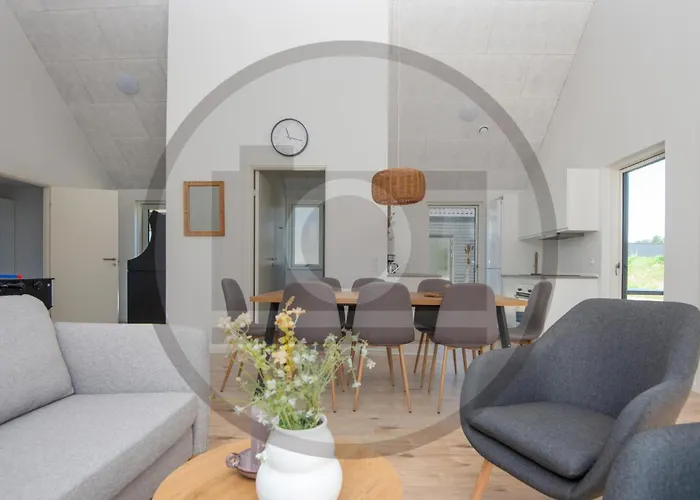 Hébergement de vacances 4 Bedroom Amazing In